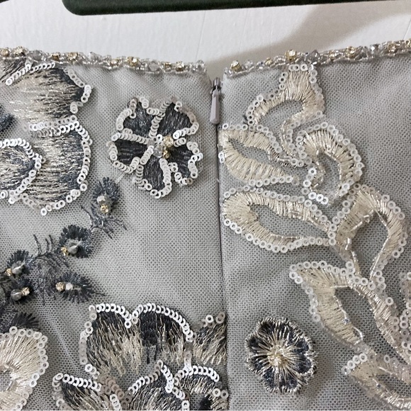 Mac Duggal Silver Floral Embellished Illusion Long Sleeve A Line Gown Size 10 - Picture 11 of 14